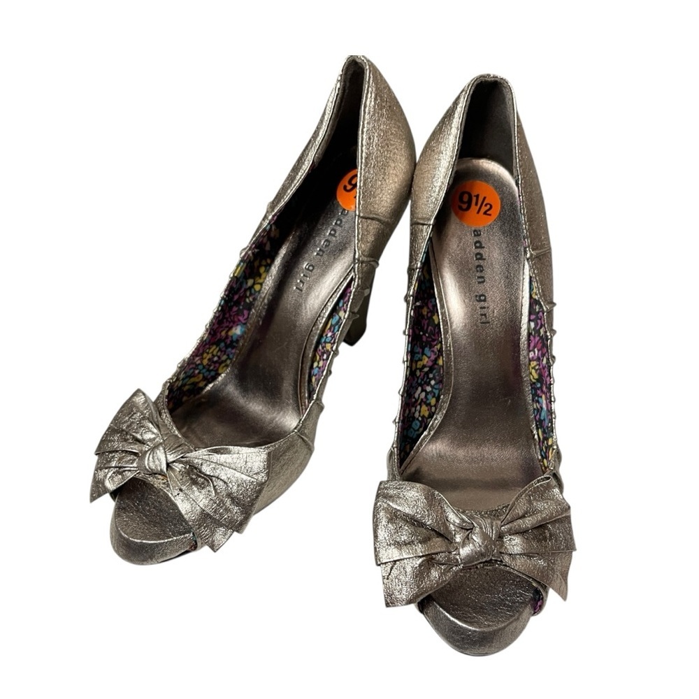 MADDEN GIRL Silver Block High‎ Heels with Open Toe & Bow Accent, Size 9.5